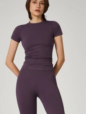 NWT TimeOFF Round Neck Purple Yoga Short Sleeve Tee Size M VIRAL ACTIVEWEAR